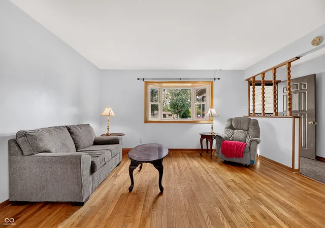 Photo 4 of Single family home for sale at 10420 Bradford Rd, Avon, IN 46123 | MLS# 22125619 | Listing updated on 2026-09-30