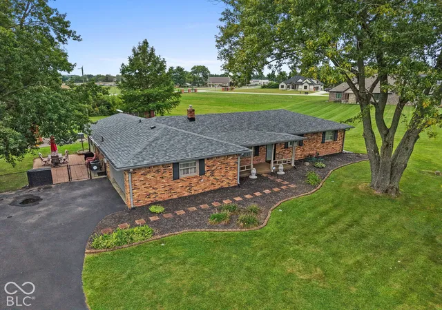 Photo 3 of Single family home for sale at 6349 W Buckskin Ct, New Palestine, IN 46163 | MLS# 22125632 | Listing updated on 2026-09-25