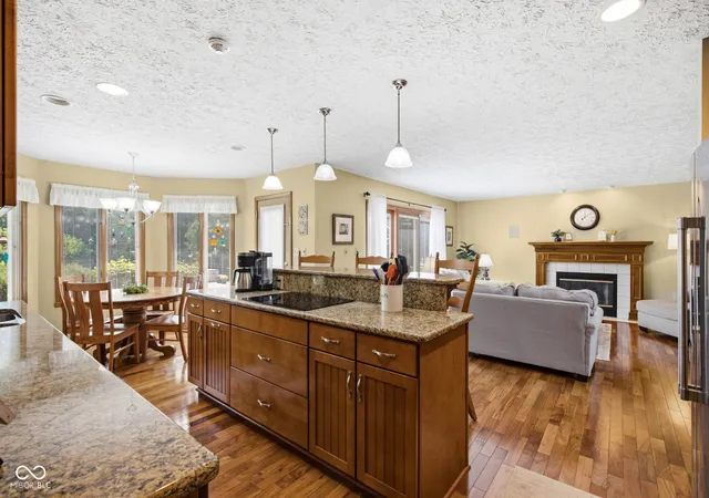 Photo 2 of Single family home for sale at 7101 Lakeside Woods Dr, Indianapolis, IN 46278 | MLS# 22125667 | Listing updated on 2026-10-23