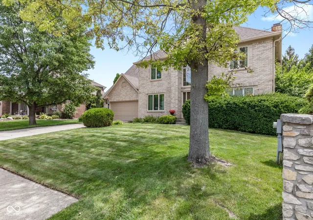 Photo 1 of Single family home for sale at 7101 Lakeside Woods Dr, Indianapolis, IN 46278 | MLS# 22125667 | Listing updated on 2026-09-19