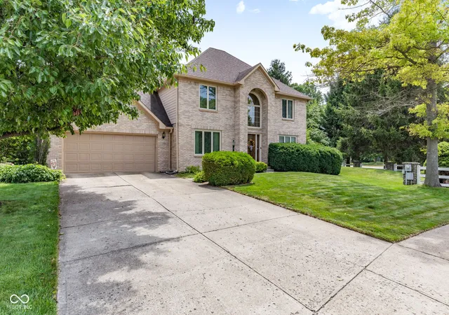 Photo 2 of Single family home for sale at 7101 Lakeside Woods Dr, Indianapolis, IN 46278 | MLS# 22125667 | Listing updated on 2026-09-19