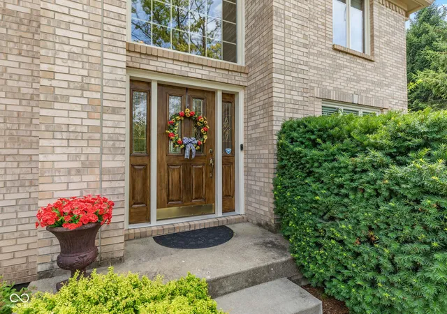 Photo 4 of Single family home for sale at 7101 Lakeside Woods Dr, Indianapolis, IN 46278 | MLS# 22125667 | Listing updated on 2026-09-19