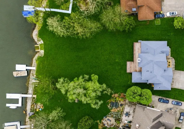Photo 3 of Single family home for sale at 5717 Fall Crk Rd, Indianapolis, IN 46220 | MLS# 22125688 | Listing updated on 2026-10-08