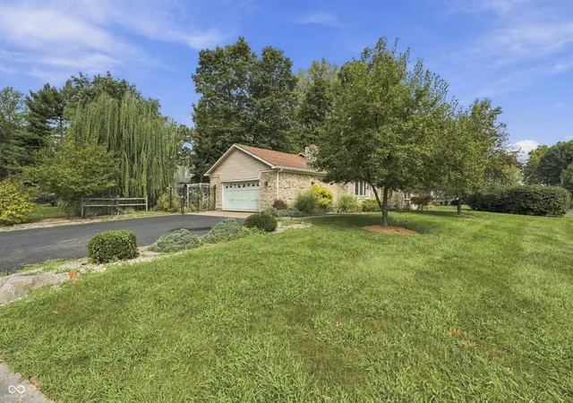 Photo 3 of Single family home for sale at 1180 Nantucket Dr, Cicero, IN 46034 | MLS# 22125697 | Listing updated on 2026-09-24