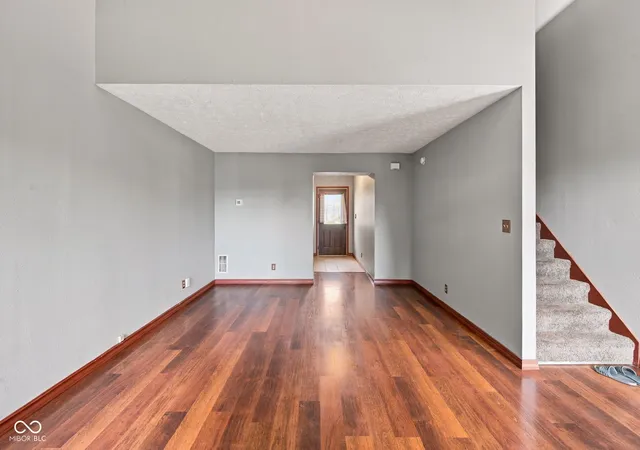 Photo 3 of Single family home for sale at 5515 N Bluegrass Cir, Lafayette, IN 47905 | MLS# 22125727 | Listing updated on 2026-10-09