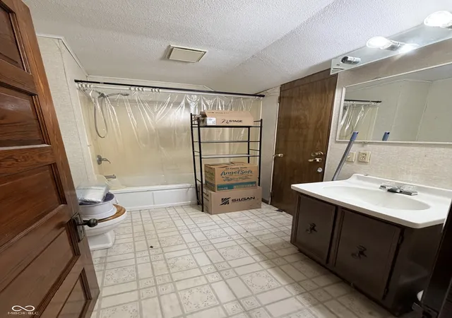 Photo 37 of Single family home for sale at 214 S Howard St, Oxford, IN 47971 | MLS# 22125747 | Listing updated on 2026-10-14
