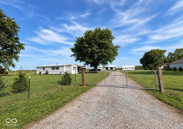 Photo 3 of Sale Pending at 2934 E 600 North, Alexandria, IN 46001 | MLS# 22125749 | Listing updated on 2026-09-21
