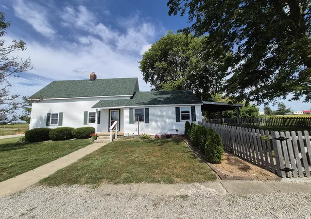 Photo 1 of Single family home for sale at 6957 N 300 East, Whiteland, IN 46184 | MLS# 22125752 | Listing updated on 2026-10-01