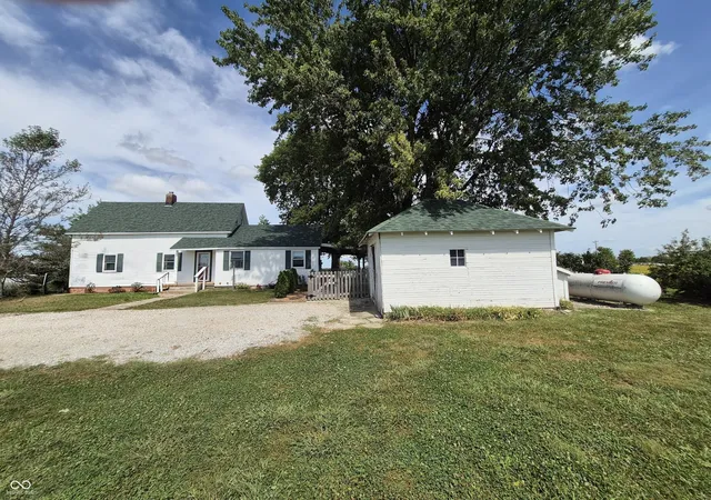Photo 2 of Single family home for sale at 6957 N 300 East, Whiteland, IN 46184 | MLS# 22125752 | Listing updated on 2026-10-01