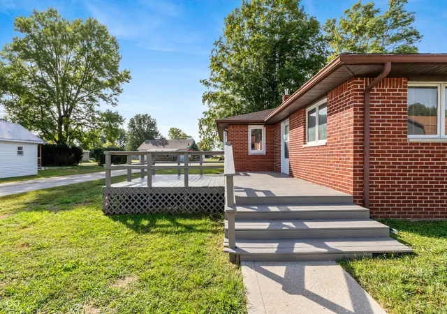 Photo 3 of Sale Pending at 6212 South St, Stilesville, IN 46180 | MLS# 22125754 | Listing updated on 2026-09-29