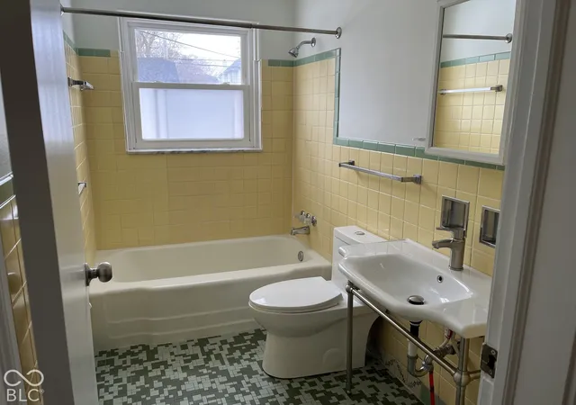 Photo 4 of House for sale at 5230 Broadway St, Indianapolis, IN 46220 | MLS# 22125759 | Listing updated on 2026-10-06