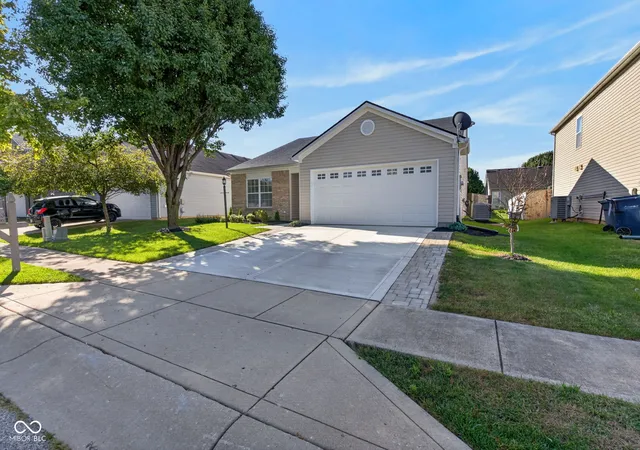 Photo 3 of Single family home for sale at 12733 Pinetop Way, Noblesville, IN 46060 | MLS# 22125776 | Listing updated on 2026-09-21
