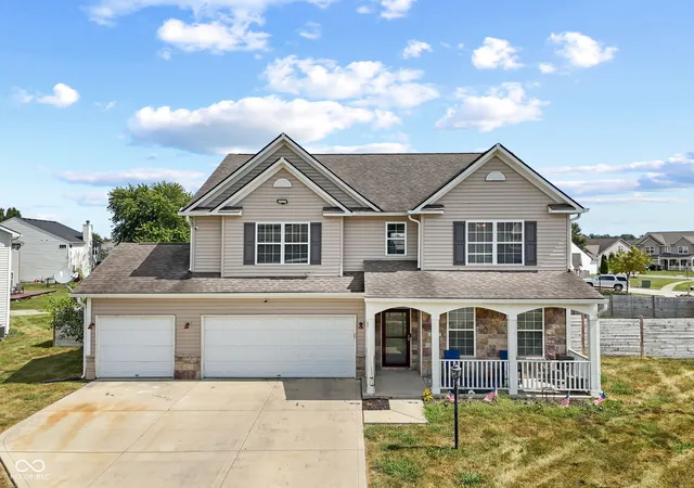 Photo 1 of Single family home for sale at 9471 Treyburn Lakes Dr, Indianapolis, IN 46239 | MLS# 22125787 | Listing updated on 2026-09-20