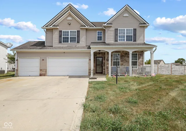Photo 2 of Single family home for sale at 9471 Treyburn Lakes Dr, Indianapolis, IN 46239 | MLS# 22125787 | Listing updated on 2026-09-20