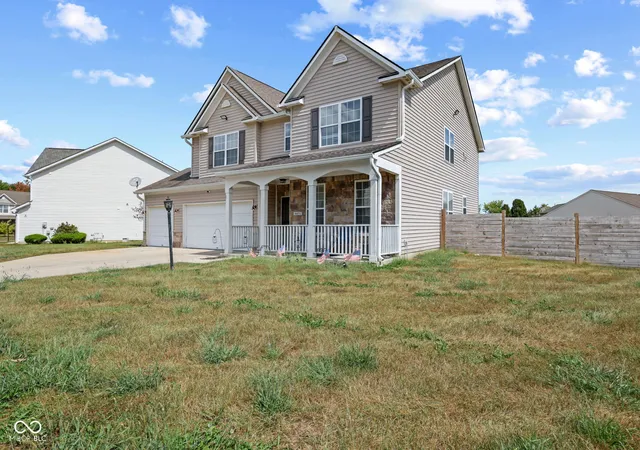 Photo 3 of Single family home for sale at 9471 Treyburn Lakes Dr, Indianapolis, IN 46239 | MLS# 22125787 | Listing updated on 2026-09-20