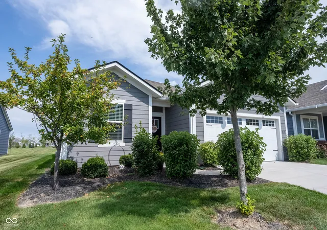 Photo 3 of Sale Pending at 812 Bulger Ln, Westfield, IN 46074 | MLS# 22125789 | Listing updated on 2026-10-06