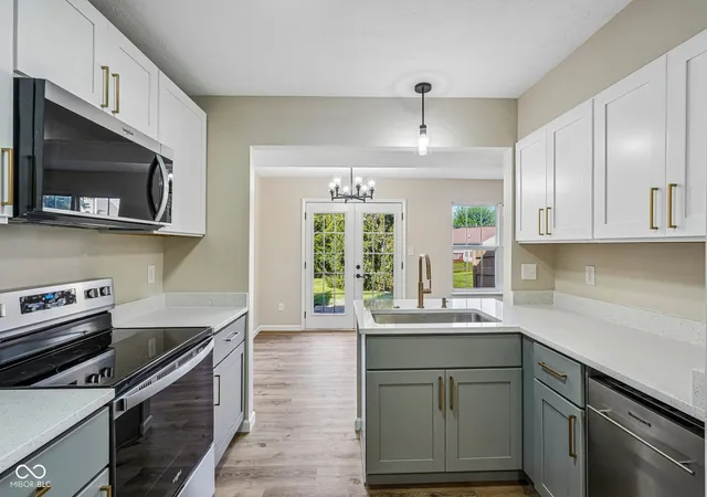 Photo 4 of Condo for sale at 4306 Victory Blvd, Indianapolis, IN 46203 | MLS# 22125793 | Listing updated on 2026-10-02