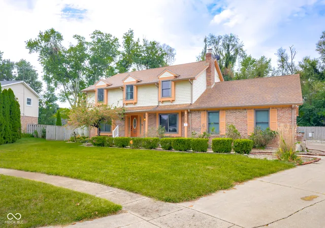 Photo 4 of Single family home for sale at 3519 Deerfield Pl, Columbus, IN 47203 | MLS# 22125794 | Listing updated on 2026-09-22
