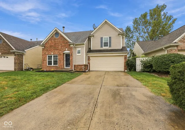 Photo 2 of Single family home for sale at 10867 Washington Bay Dr, Fishers, IN 46037 | MLS# 22125815 | Listing updated on 2026-09-25