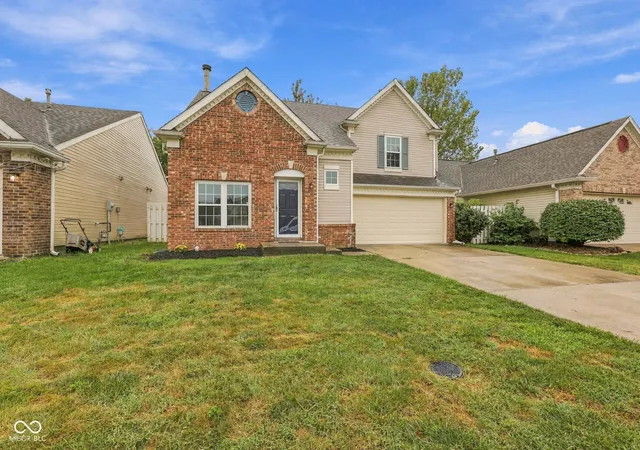 Photo 3 of Single family home for sale at 10867 Washington Bay Dr, Fishers, IN 46037 | MLS# 22125815 | Listing updated on 2026-09-25