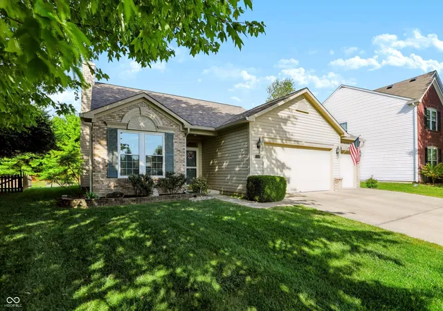 Photo 2 of Sale Pending at 13830 Ellsworth Ln, Fishers, IN 46038 | MLS# 22125825 | Listing updated on 2026-10-05