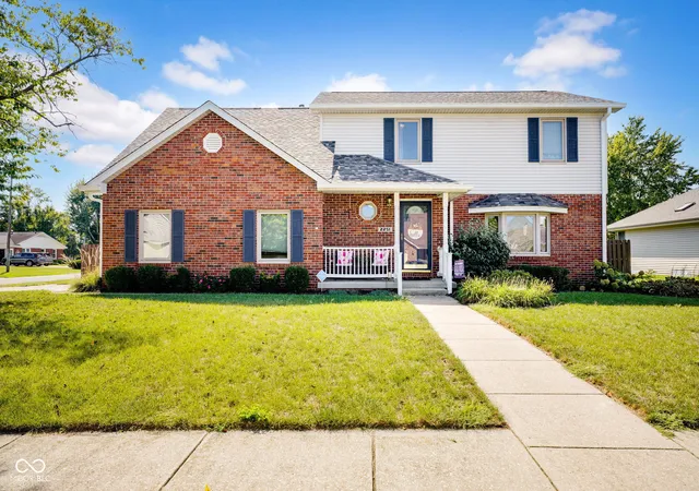 Single family home for sale at 2251 Reston Ln, Columbus, IN 47203 | MLS# 22125829