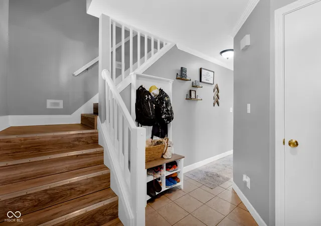 Photo 4 of Single family home for sale at 2251 Reston Ln, Columbus, IN 47203 | MLS# 22125829 | Listing updated on 2026-09-22