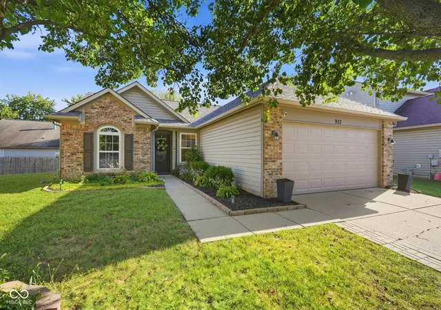 Photo 1 of Single family home for sale at 933 Atmore Ct, Indianapolis, IN 46217 | MLS# 22125839 | Listing updated on 2026-09-23