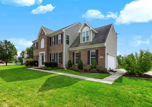 Photo 2 of Sale Pending at 3227 Woodhaven Way, Bargersville, IN 46106 | MLS# 22125851 | Listing updated on 2026-10-05