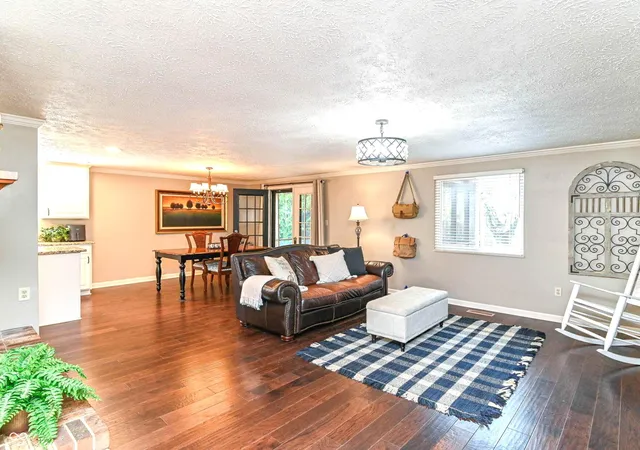 Photo 4 of Single family home for sale at 8442 Duncaster Ct, Indianapolis, IN 46256 | MLS# 22125860 | Listing updated on 2026-10-15