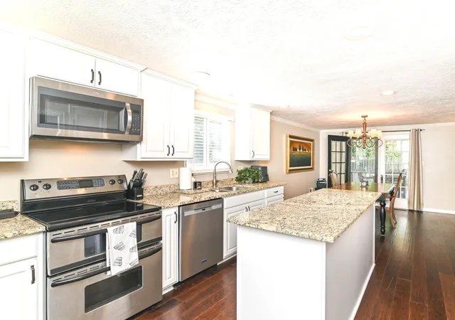 Photo 3 of Single family home for sale at 8442 Duncaster Ct, Indianapolis, IN 46256 | MLS# 22125860 | Listing updated on 2026-10-15