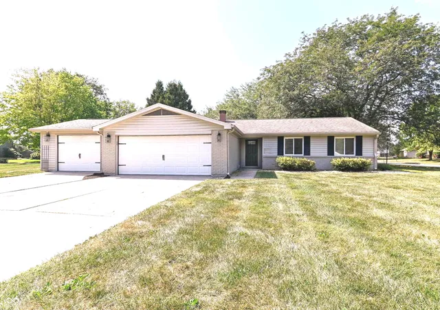 Photo 1 of Single family home for sale at 8442 Duncaster Ct, Indianapolis, IN 46256 | MLS# 22125860 | Listing updated on 2026-10-09