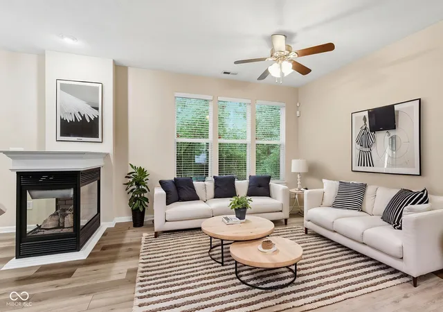 Photo 4 of Condo for sale at 5675 Brownstone Dr, Indianapolis, IN 46220 | MLS# 22125863 | Listing updated on 2026-10-02