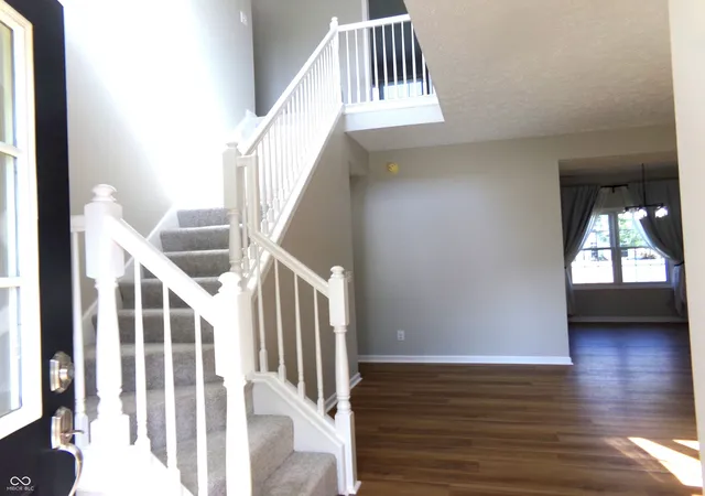 Photo 3 of Single family home for sale at 1091 Scarlet Quarry Cir, Avon, IN 46123 | MLS# 22125865 | Listing updated on 2026-09-22