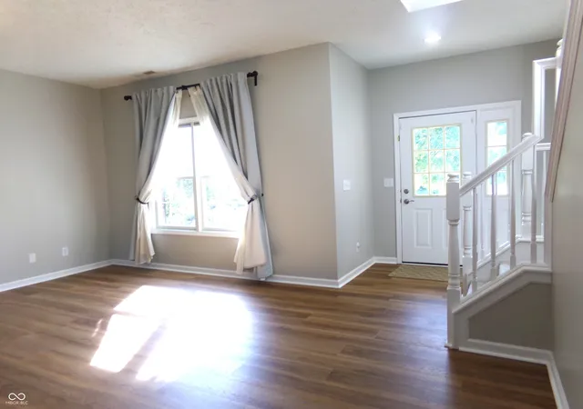 Photo 4 of Single family home for sale at 1091 Scarlet Quarry Cir, Avon, IN 46123 | MLS# 22125865 | Listing updated on 2026-09-22