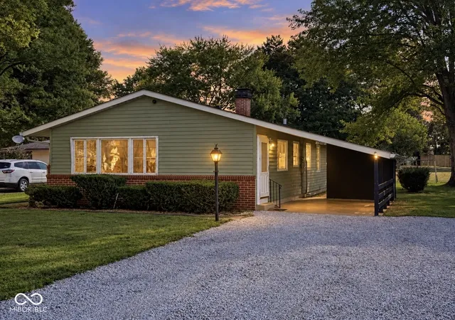Photo 1 of Sale Pending at 1810 Whittier Ave, Anderson, IN 46011 | MLS# 22125871 | Listing updated on 2026-09-20