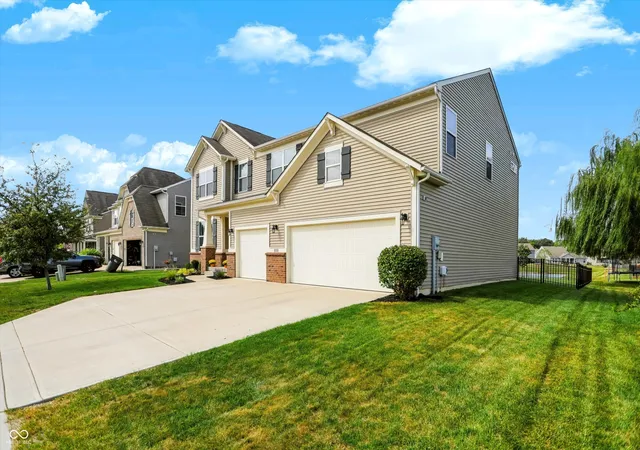 Photo 2 of Single family home for sale at 4524 Goose Rock Dr, Indianapolis, IN 46239 | MLS# 22125905 | Listing updated on 2026-09-22