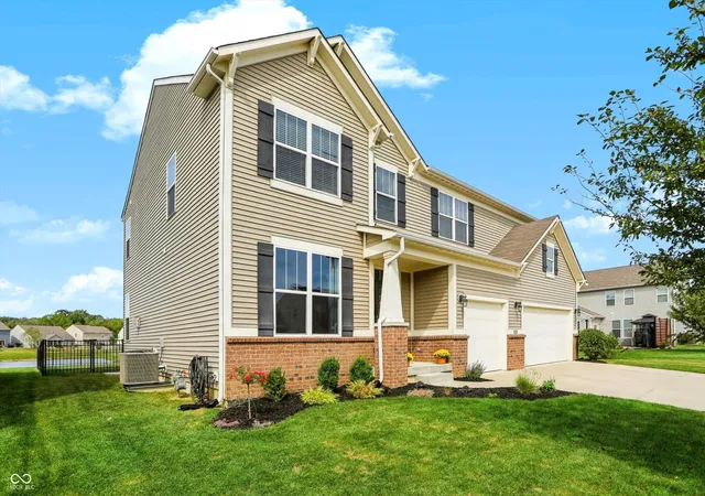 Photo 3 of Single family home for sale at 4524 Goose Rock Dr, Indianapolis, IN 46239 | MLS# 22125905 | Listing updated on 2026-09-22