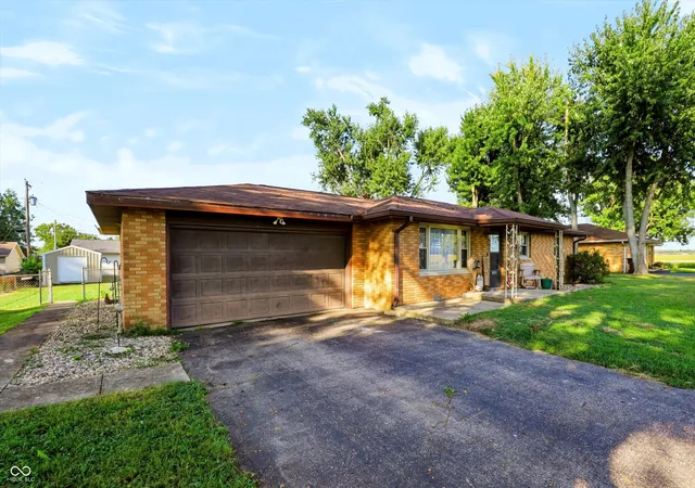 Photo 2 of Single family home for sale at 1064 Dacia St, Taylorsville, IN 47280 | MLS# 22125935 | Listing updated on 2026-10-06