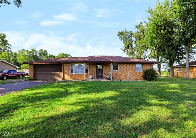 Photo 4 of Single family home for sale at 1064 Dacia St, Taylorsville, IN 47280 | MLS# 22125935 | Listing updated on 2026-10-06