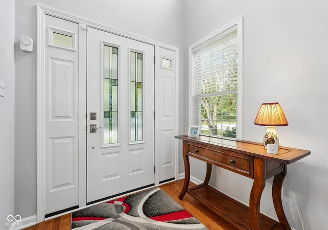 Photo 4 of Single family home for sale at 10515 Wildwood Dr, Zionsville, IN 46077 | MLS# 22125946 | Listing updated on 2026-09-24