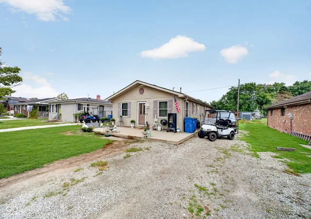 Photo 3 of Single family home for sale at 204 E Franklin Ave, Arcadia, IN 46030 | MLS# 22125947 | Listing updated on 2026-10-06