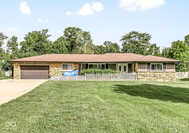 Photo 1 of Single family home for sale at 4006 Dundee Dr, Indianapolis, IN 46237 | MLS# 22125970 | Listing updated on 2026-09-30