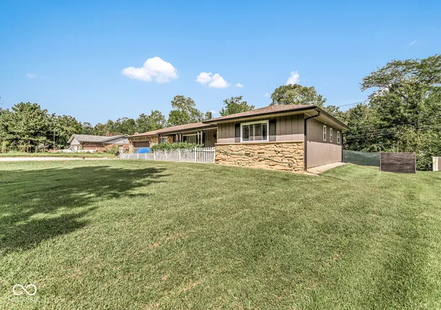 Photo 3 of Single family home for sale at 4006 Dundee Dr, Indianapolis, IN 46237 | MLS# 22125970 | Listing updated on 2026-09-30