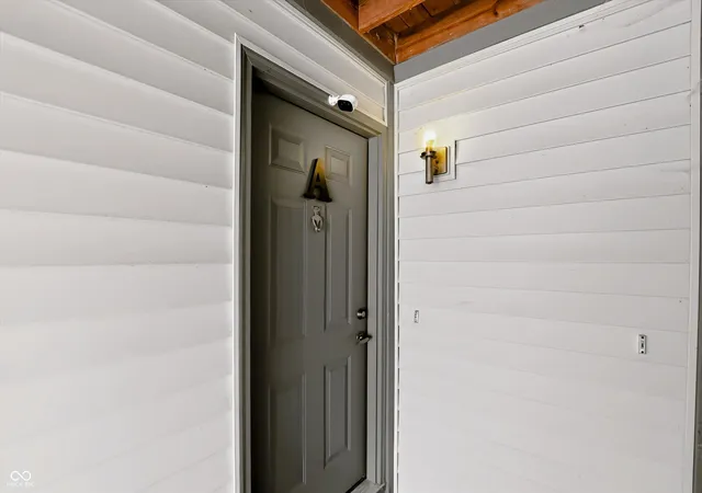 Photo 3 of Condo for sale at 8158 Shorewalk Dr #A, Indianapolis, IN 46236 | MLS# 22125979 | Listing updated on 2026-10-02