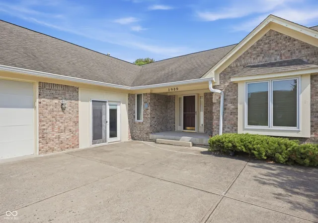 Photo 2 of Single family home for sale at 1909 Lakeside Ln, Indianapolis, IN 46229 | MLS# 22125980 | Listing updated on 2026-09-21
