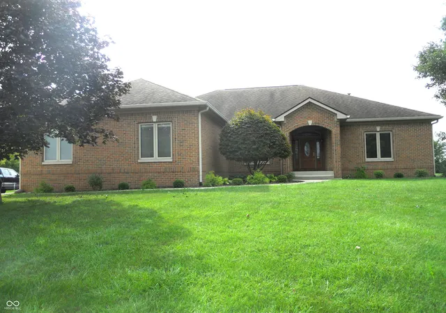 Photo 1 of Single family home for sale at 1165 Waterford Dr, Avon, IN 46123 | MLS# 22125997 | Listing updated on 2026-09-22