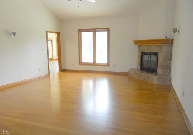 Photo 3 of Single family home for sale at 1165 Waterford Dr, Avon, IN 46123 | MLS# 22125997 | Listing updated on 2026-09-22
