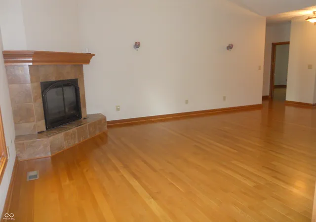 Photo 4 of Single family home for sale at 1165 Waterford Dr, Avon, IN 46123 | MLS# 22125997 | Listing updated on 2026-09-22