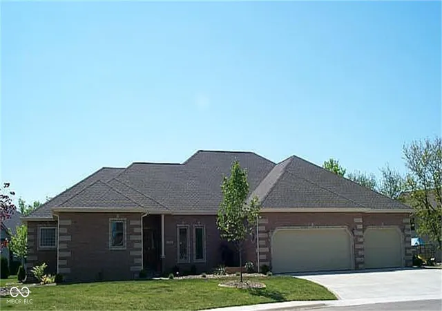 Photo 1 of Sale Pending at 4383 Red Hawk Ct S, Columbus, IN 47203 | MLS# 22126010 | Listing updated on 2026-09-22